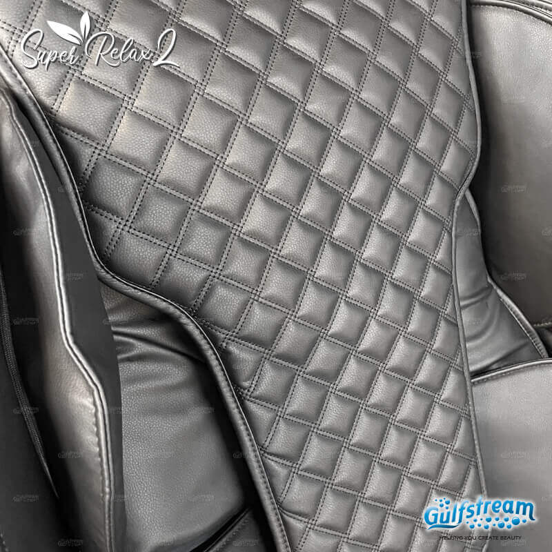 Diamond quilted upholstery on the Super Relax 2 chair