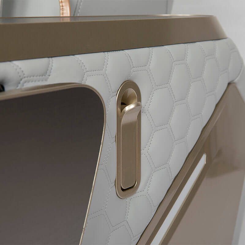 Super Relax 3 chair side panel with honeycomb stitching and purse hanger